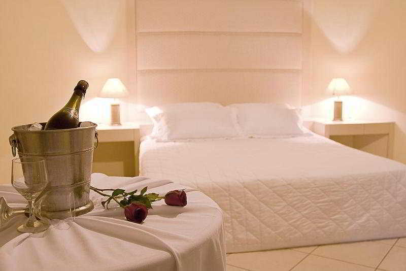 Plaza Augustus Hotel 3*